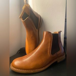 NWT Men’s Astorflex Chelsea Boot